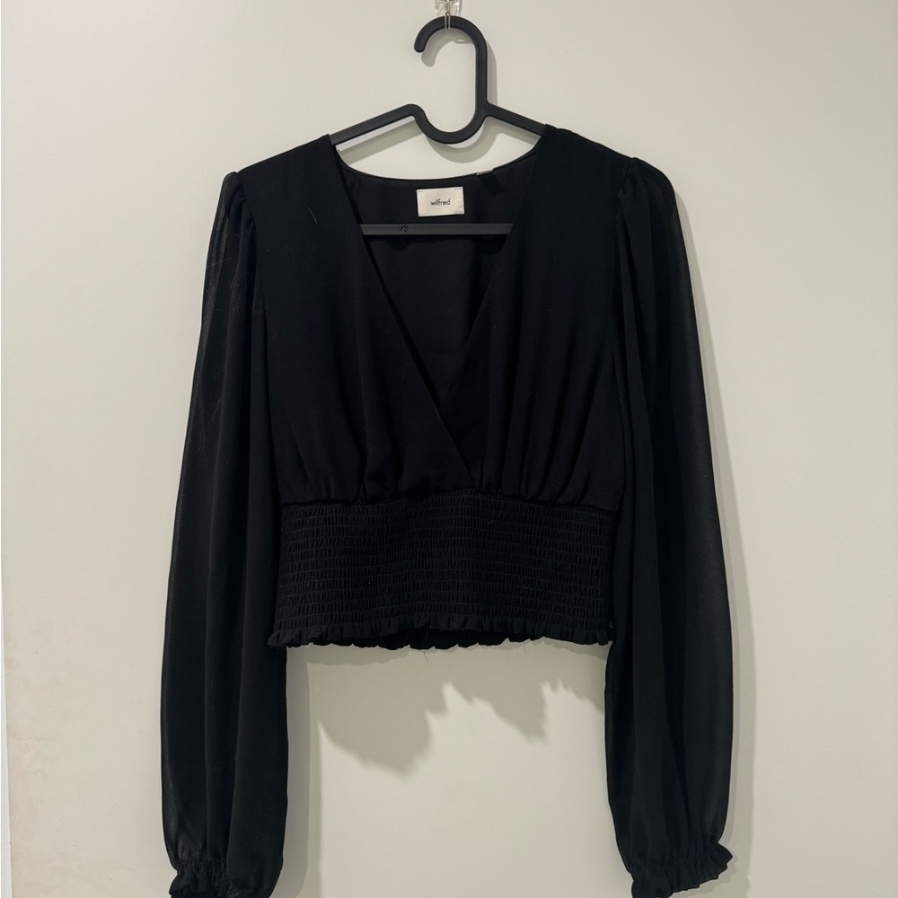 black aritzia wilfred v neck crop blouse